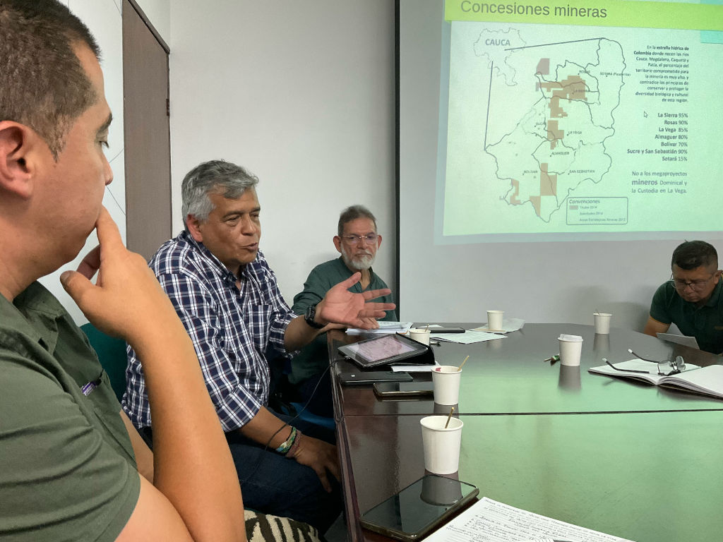 Un proyecto de universidad del territorio y para el territorio debe considerar sus fortalezas y los riesgos que enfrenta. Para el #Macizo colombiano, la minería y la explotación de recursos naturales debe ser un tema central en los proyectos de educación superior de #Unimacizo.