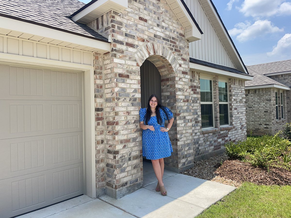 tori_viator's tweet image. Purchasing a home for myself has been my most unexpected accomplishment of 2023.