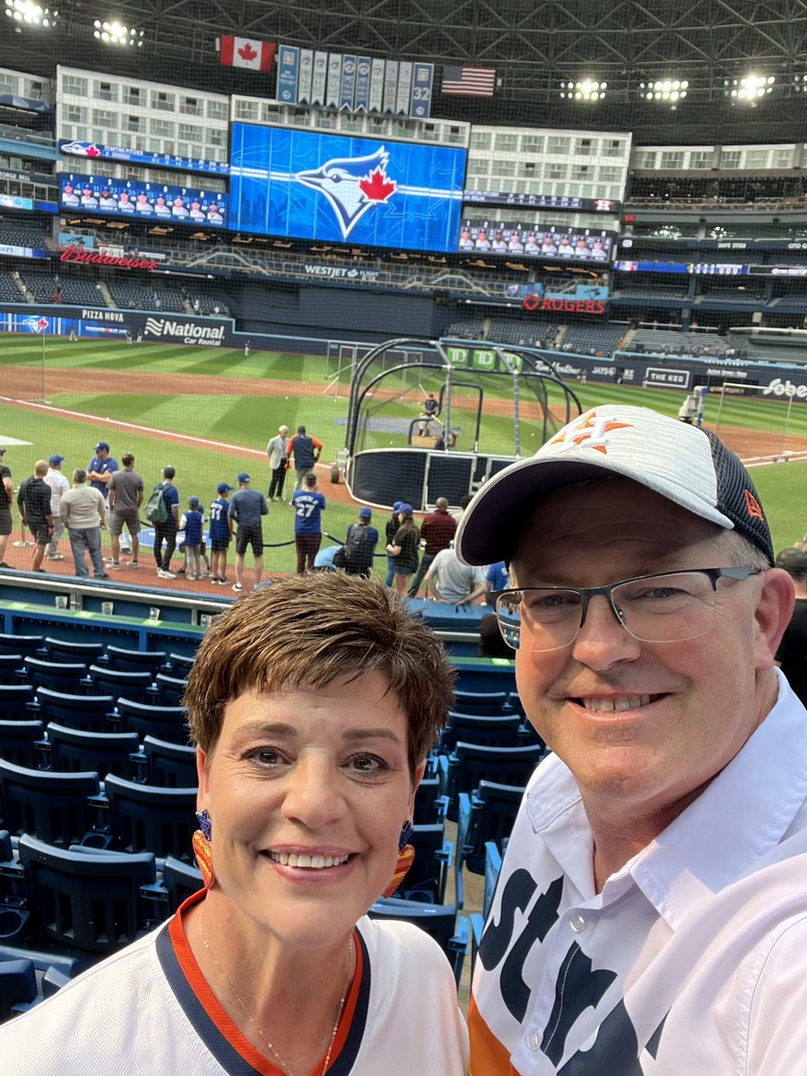 MitchellMurdock's tweet photo. Let’s go ASTROS! @SportsVanessa https://t.co/Vc8UYzmSJ6