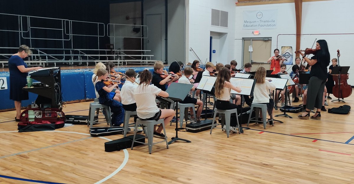 chrisgrayDB's tweet photo. So much growth shown by these talented 4th grade orchestra musicians. Bravo, students and @MTSDorchestras!  🎻 #DBEagles https://t.co/9WCJSKIniQ