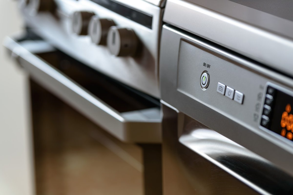 HomeOwnersClub_'s tweet photo. So many calls for appliance repairs! Being energy efficient with lots of bells &amp; whistles, they are not simple machines that run for 50 years anymore. Average lifespan can be less than a decade.

#Appliances #Repairs #EnergyEficiency https://t.co/qUfYdSgmSB