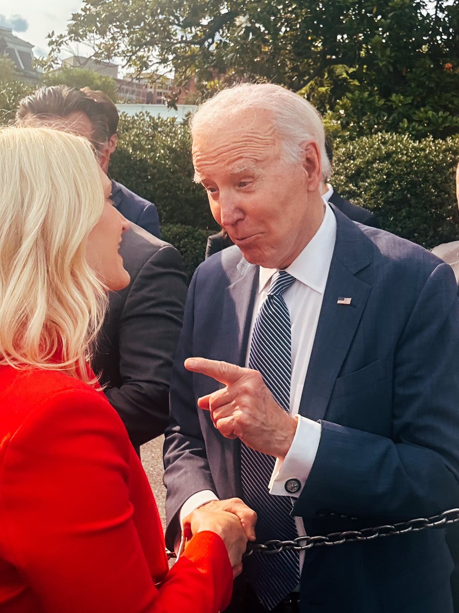 Lauren Arthur tweet media