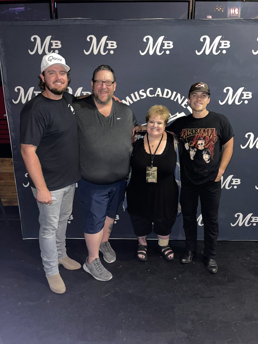 kimimcgee12's tweet photo. Can’t wait to celebrate our anniversary at the Chicago show with @john_mcgee623 @AshhMcGee &amp; @rymcgee63 ❤️ https://t.co/Gjc6t5s8Av