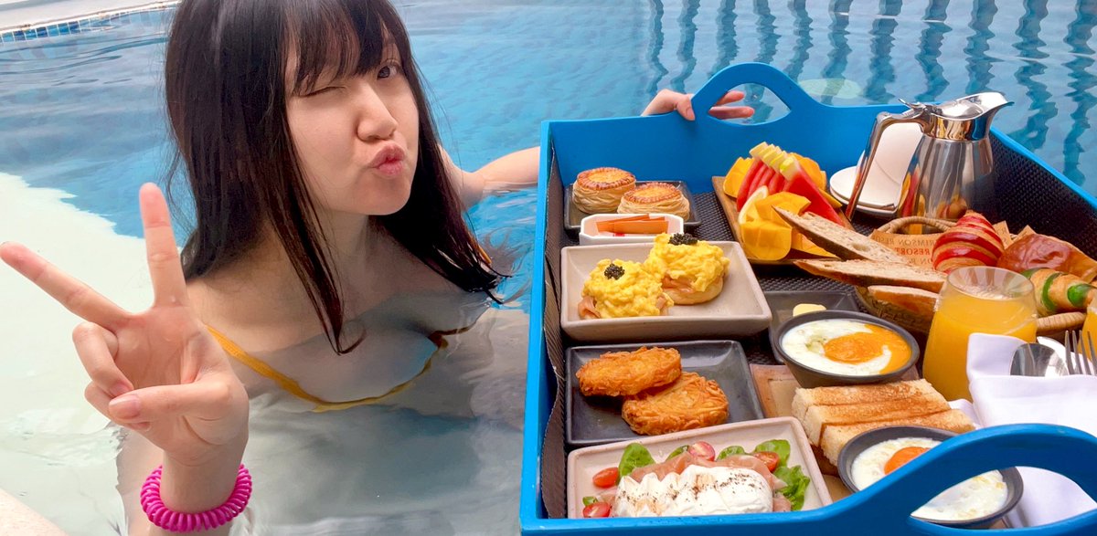 aria🏅 on Twitter "My breakfast... IS FLOATING!!!"