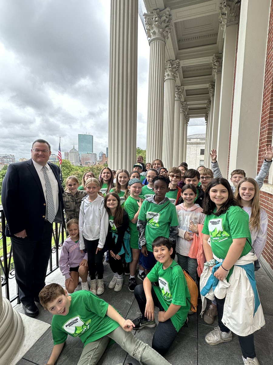 missklipfel's tweet image. Thank you @RepBradJones for an amazing visit to the @MAStateHouse for the @HoweManningTTU 4th grade #governmentinaction #whereiexplore