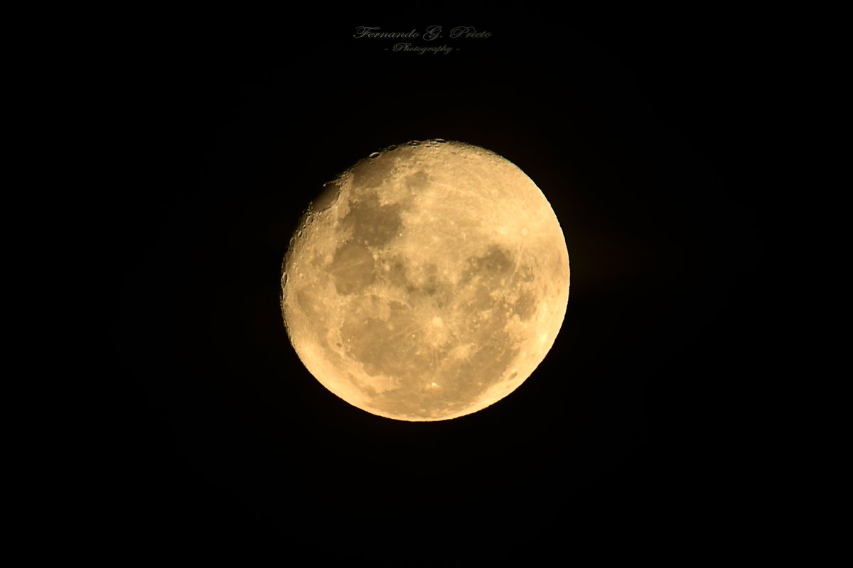 La salida de la Luna esta noche 🌕👌📷🇦🇷
#Luna #Astronomia #Moonhour #MoonLovers