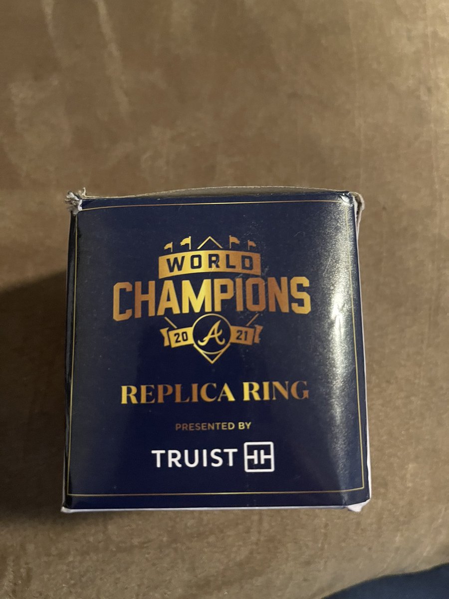 fakemlbbowman's tweet image. 🚨🚨GIVEAWAY🚨🚨

To prove I’m nicer than @mlbbowman I’m going to give away my 2021 Braves World Series replica ring. 

To be eligible all you have to do is RT this post and be following me. 

A winner will be announced June 10th during the game.