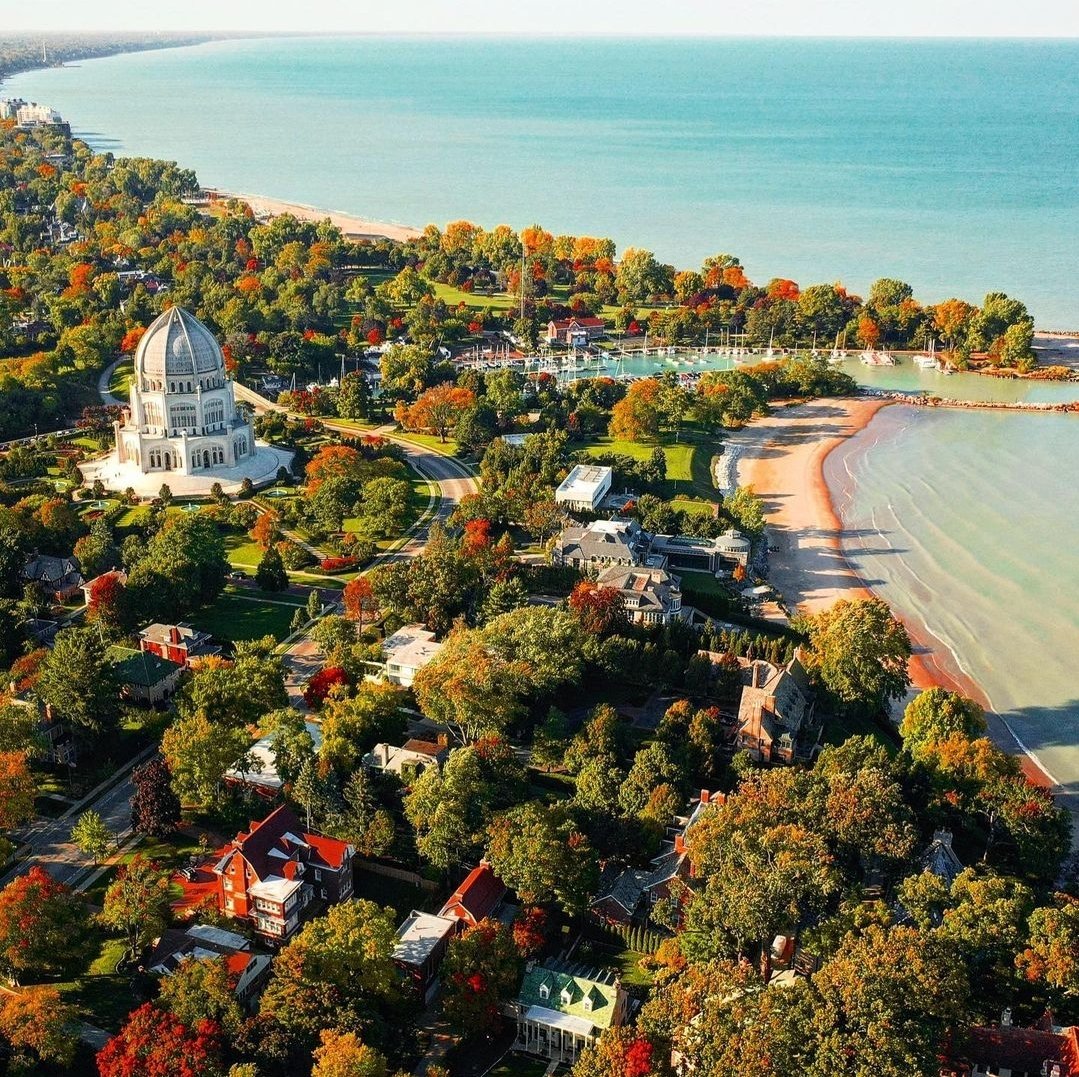 Great #droneshot of the #Bahai #HouseofWorship in #Wilmette #USA.  #BahaiFaith