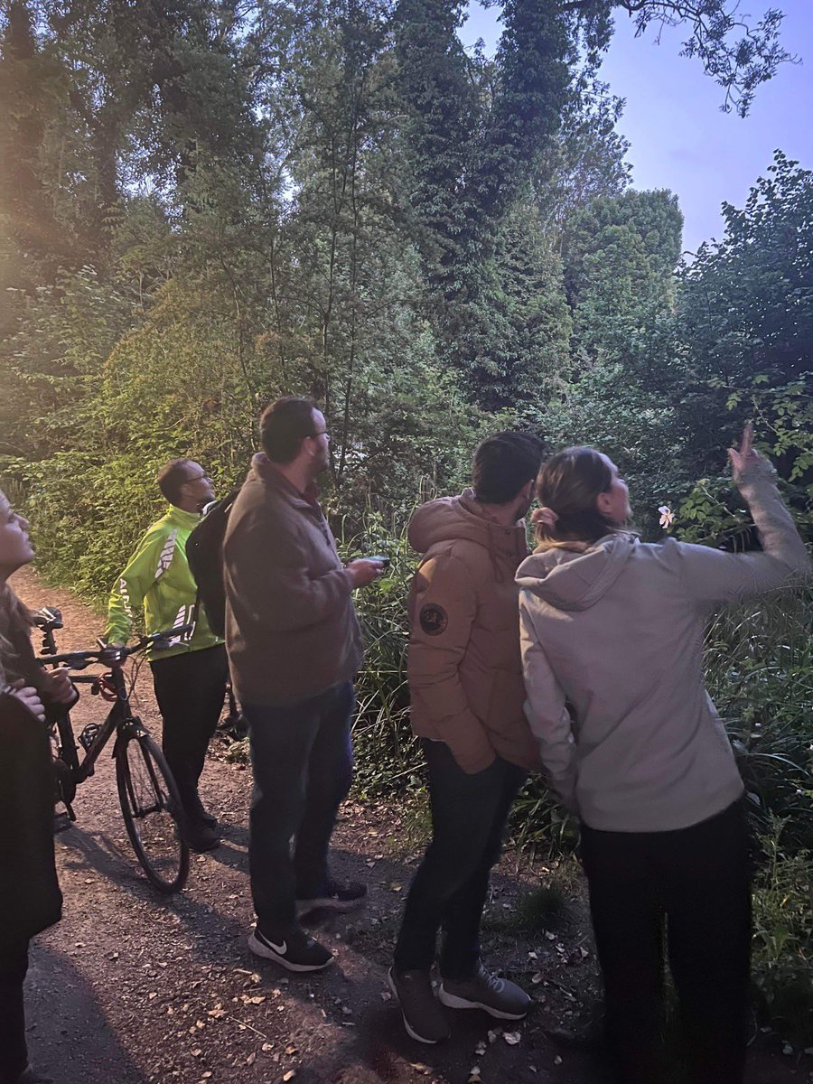 chilternrangers's tweet photo. #WorldEnvironmentDay2023 River Wye: litter out, plants in & an evening to explore and learn about it.
Thanks to the funders inc. @BucksCouncil HW Community Board @ChilternsCCC @HeritageFundUK
@DefraGovUK #GRCF @marsh_group we looked at 3/9 of the new boards this evening ! https://t.co/wEzkHmtoPQ