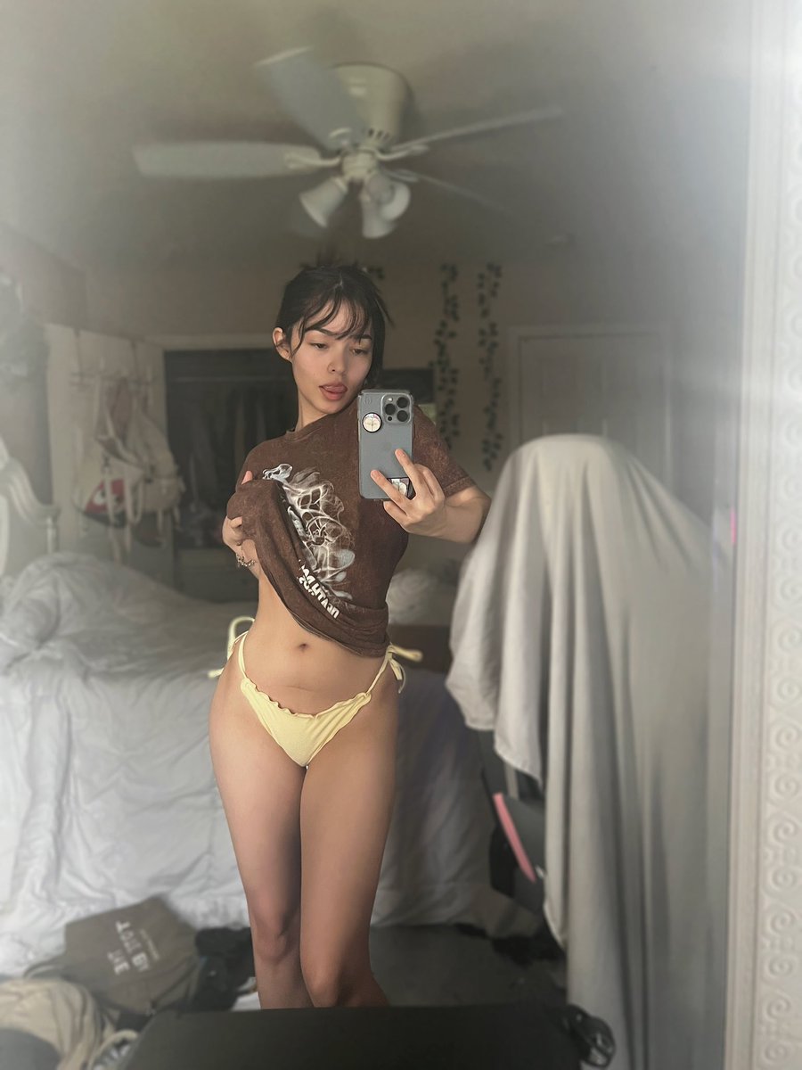 srah🍓 on Twitter: "Swim time ;3"