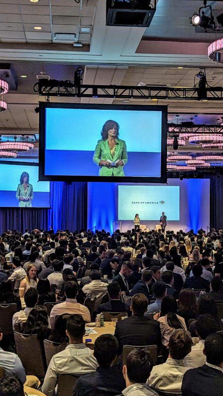 Today I had the pleasure of speaking to 1,000 of our 2,000 <a href="/BankofAmerica/">Bank of America</a> interns from around the globe about BOFA’s commitment to our communities.  $360MM in 2022 AND ~2 million hours volunteered by our employees.   Very proud of all that we do to influence &amp; drive change,