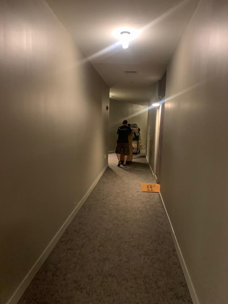 sharpvanlines's tweet image. When life decides it's time for a change of scenery, it's the hardworking heroes at Sharp Van Lines that come to your rescue! 
💪🚚 These guys aren't just movers - expertly packing your precious belongings with an ease📦✨ 

#SharpVanLines #MovingMagic #HomeSweetNewHome