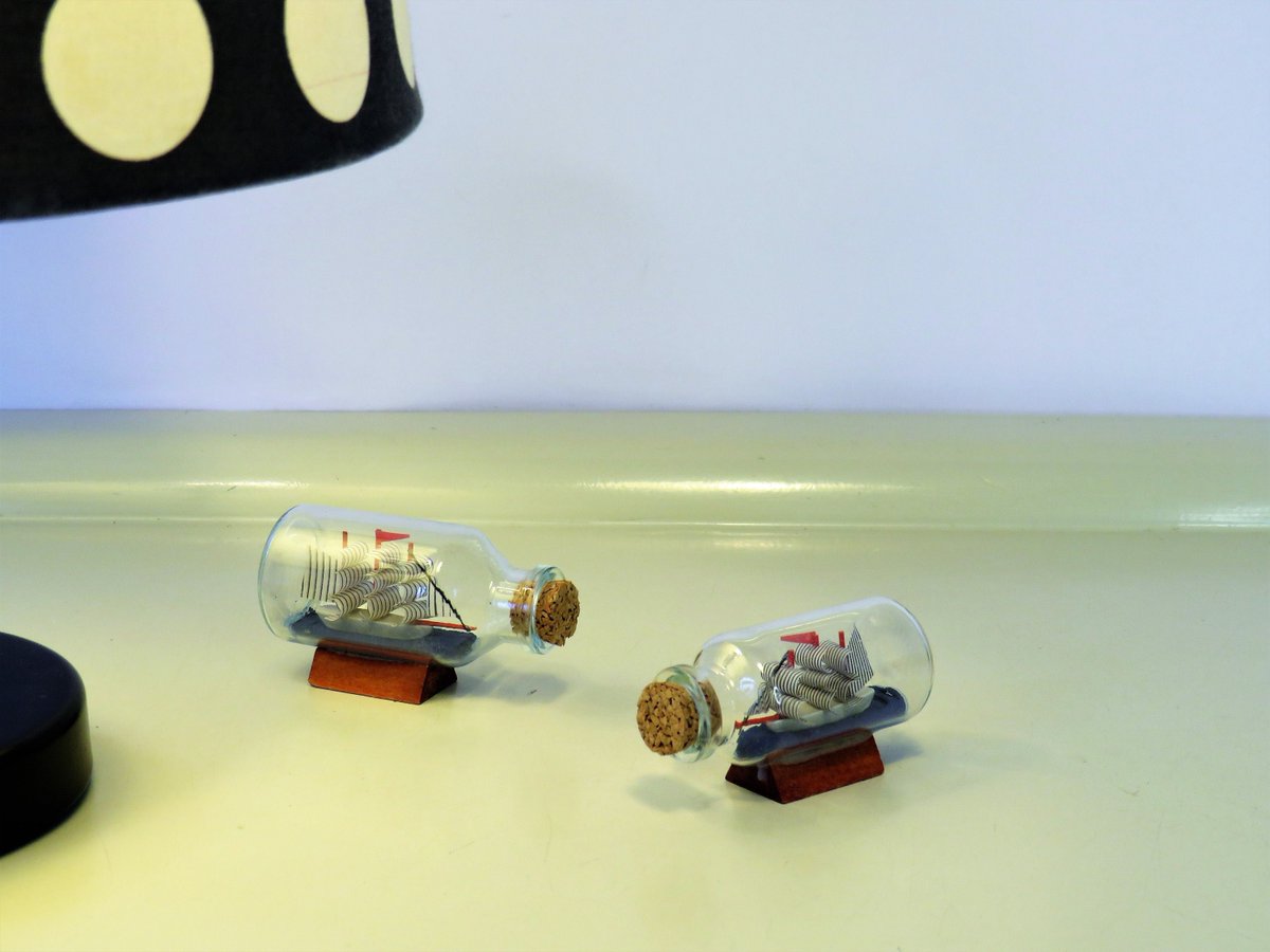 MaLanterne's tweet image. Vintage Ship in a Bottle, Set of 2 Ship in a Bottle, Set Nautical Decor, Memorabilia Sailing Souvenirs, Tiny Glass Made Bottles, 70s tuppu.net/7f73da7c #Vintage #HandmadeCraft