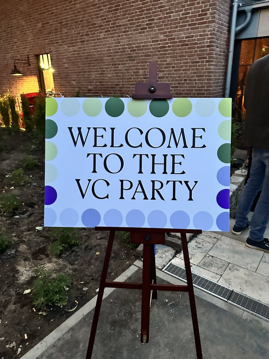 VeraFuture's tweet image. #VCparty #berlin #superreturn