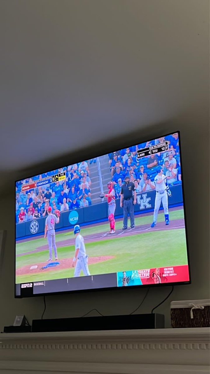 If your a baseball fan you’ve got to be tuned into this Lexington Regional game! Kentucky just busted open the to take the lead! Kentucky had to beat Indiana twice to win it and this is game 2! Man I  love baseball!