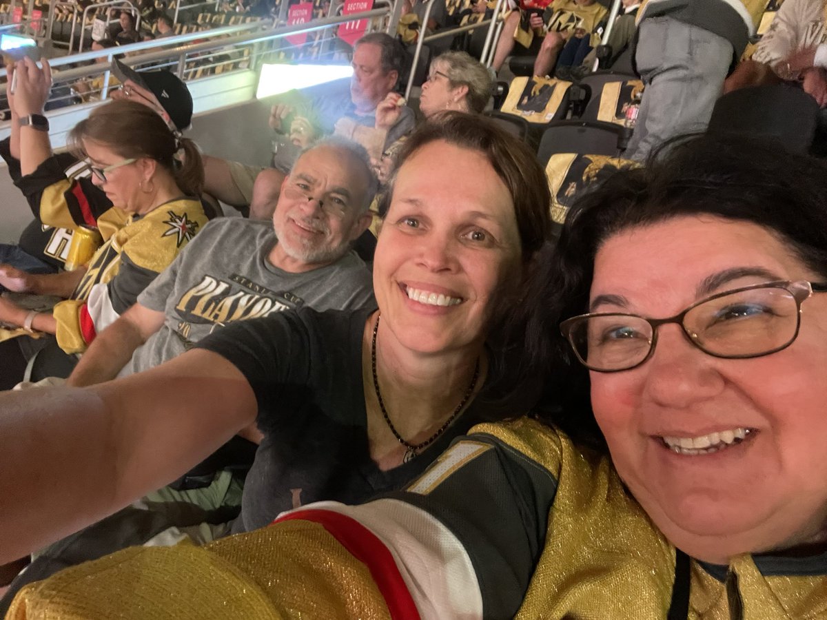 dori_arin's tweet photo. Go Knights Go! #UKnightTheRealm https://t.co/EzCw27q1cu