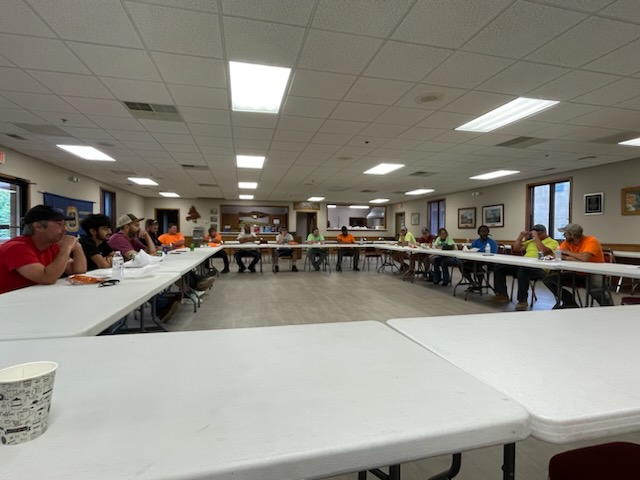 MidAmCarpenters's tweet image. #Local237 in East Peoria also had a nice turnout of eager apprentices wanting to know what Cub Club is all about. Topics included how to deal with disgruntled co-workers on the job, what aspects of the trade seem most important to them, and moving forward in their careers.