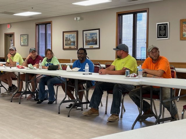 MidAmCarpenters's tweet image. #Local237 in East Peoria also had a nice turnout of eager apprentices wanting to know what Cub Club is all about. Topics included how to deal with disgruntled co-workers on the job, what aspects of the trade seem most important to them, and moving forward in their careers.