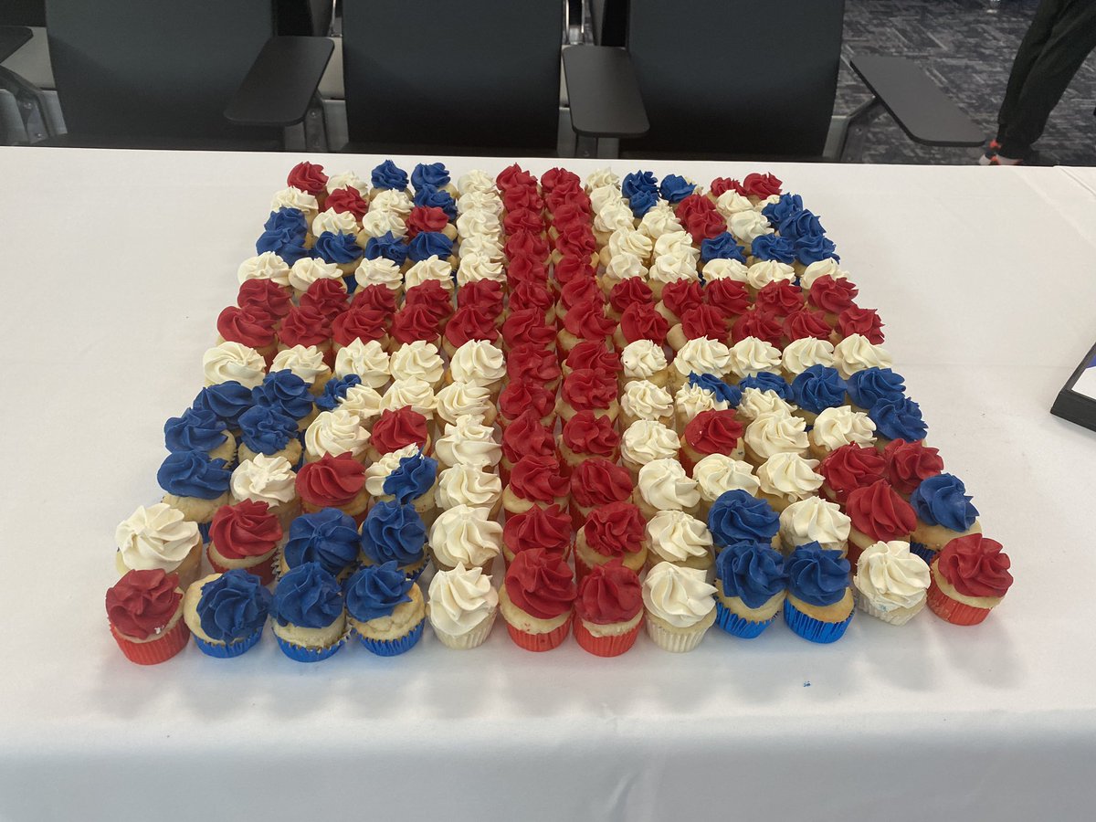 eatshoptweet's tweet photo. CVG welcomes British Airways and the direct flight to London 🇬🇧 https://t.co/T5JxOSYaxU