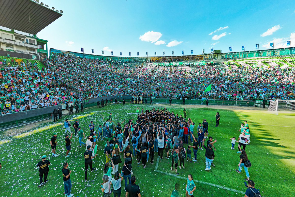 clubleonfc's tweet photo. #Finalmente somos campeones, y así lo celebramos con nuestra gente.

¡Ser Fiera Es Un Orgullo! 🦁🏆🏟 https://t.co/EZmUyWoOBV