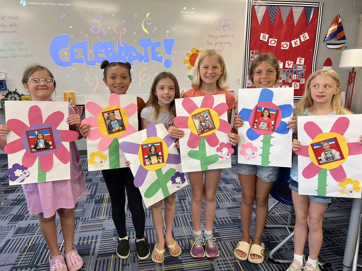 blockerbie_gl's tweet image. 🌸🌺These 3rd grade readers have grown so much!! Very proud of them!!🌸🌺 #growingreaders #gogulllake @glbluedevils @rwoodrow8 @ambell0727