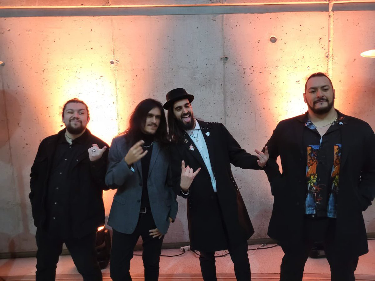 🐍 Resumen de lo que fue nuestro paso por los Premios <a href="/PulsarCL/">Premios Pulsar 2026</a> 2023:

A fines de Abril recibimos la gran noticia: Fuimos nominados a Mejor Artista Metal 2023, junto a otras grandes bandas como <a href="/Recrucide/">RECRUCIDE</a> , <a href="/EntomosBand/">Éntomos Prog</a> , <a href="/Parasycheband/">Parasyche</a> y <a href="/engrupid_pipol/">Engrupid Pipol</a> . Nosotros en ese momento