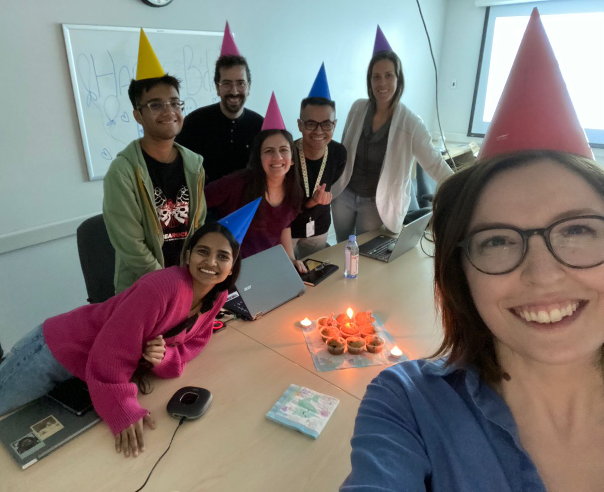 rmarinjuez's tweet photo. I know everyone says this, but our lab is just amazing! Feel privileged to work with these guys. Thanks a lot! https://t.co/bduVuRzxuY