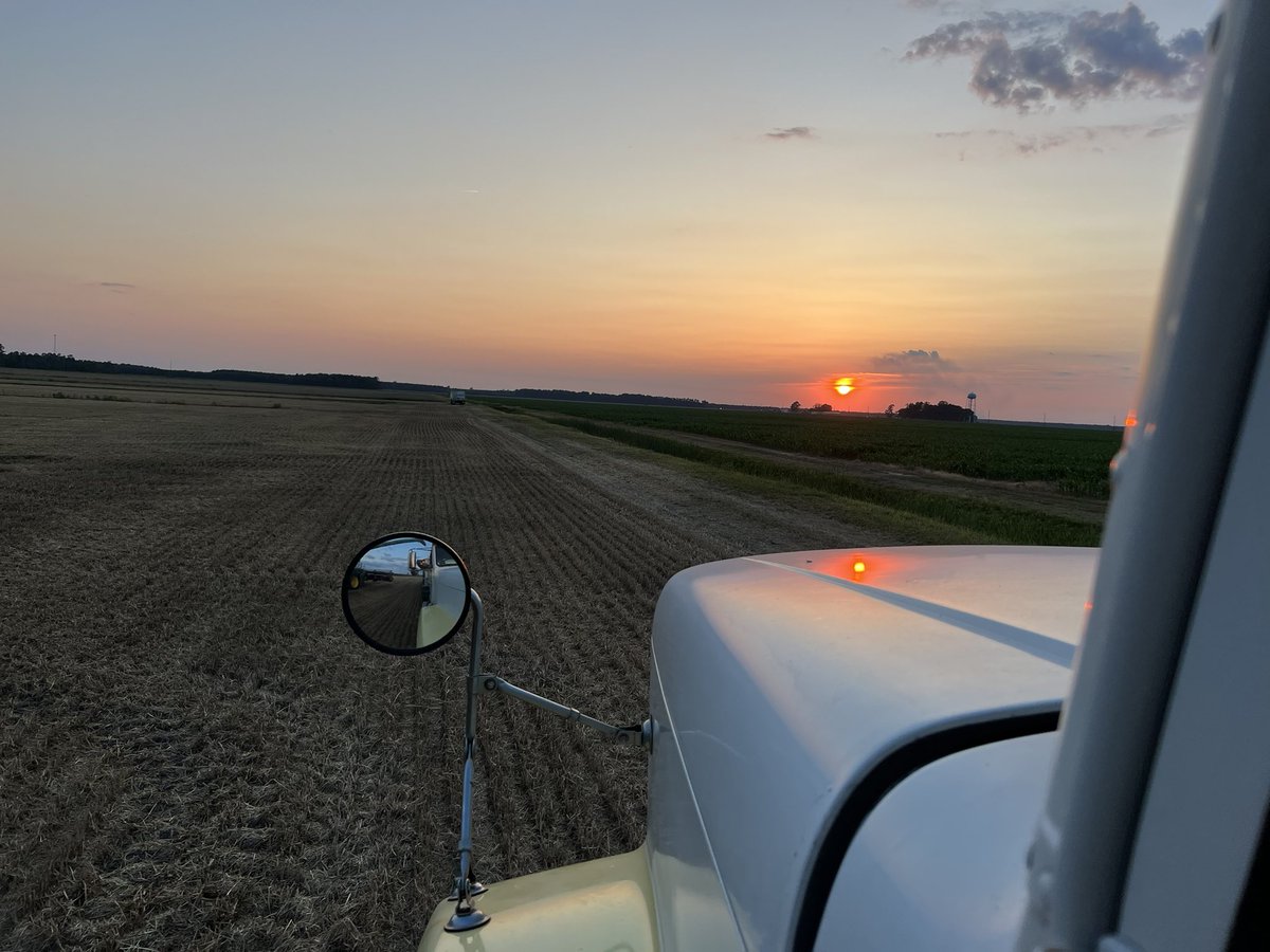 Finished up day one of #wheat2023 !!  Great day #farming #FarmLife