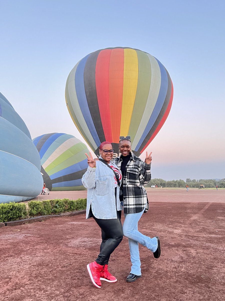 RavishingBrown's tweet photo. My mom left today and I showed her such an amazing time in México City! She said she hasn't had this much fun in a long time. Cheers to a successful first trip abroad for my Mom #motherdaughter #cdmx #grutastolantongo #teotihuacán #flyvolare https://t.co/cTxjTKPClf
