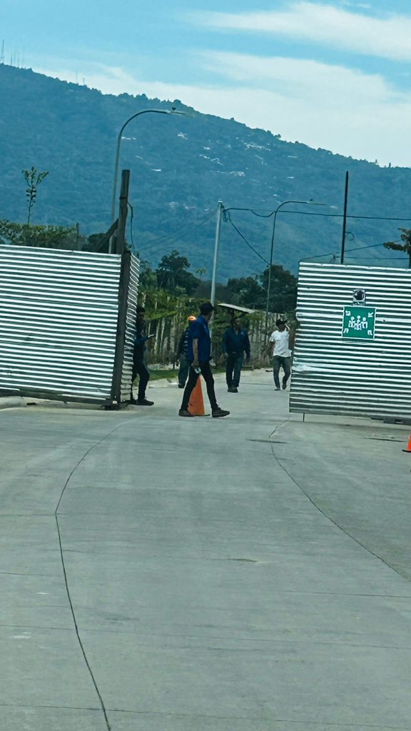 #Deforestación| Dos días después de que GatoEncerrado publicó que el @medioambienteSV autorizó la destrucción de una zona protegida en Nuevo Cuscatlán, la urbanizadora Algasa suspendió las obras, como se lo ordenó el juzgado ambiental. Pero los habitantes de La Florida dijeron