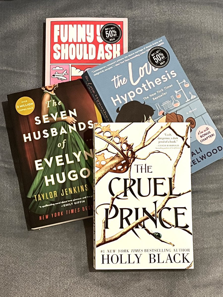 abbycannotread's tweet image. HAUL 🥰 what should I read first?