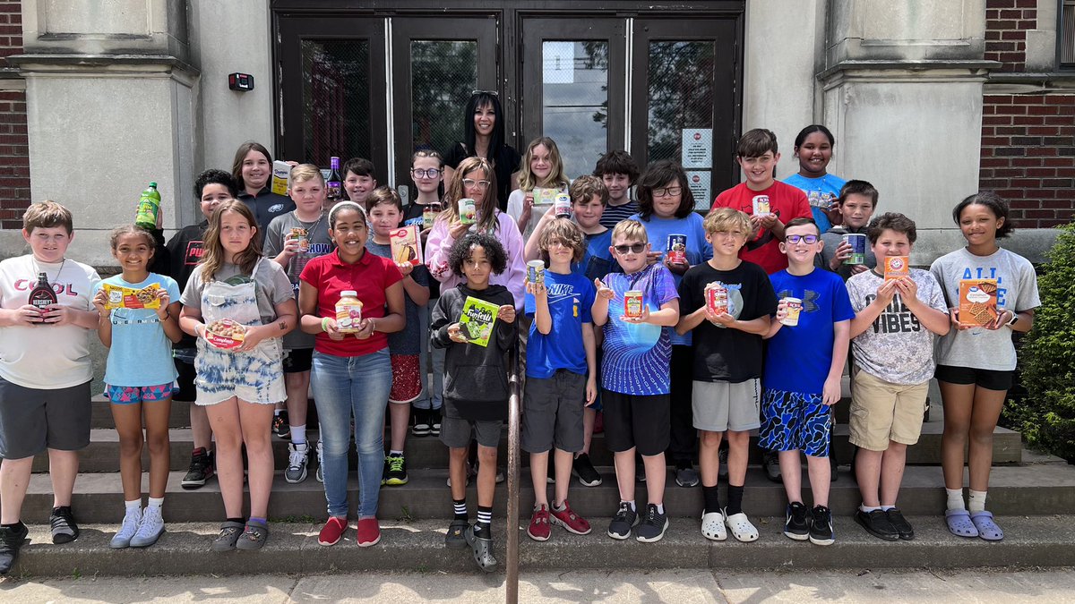 For the month of May, Dana Elementary Center collects non-perishable food items for donation to Saint Vincent de Paul‘s Kitchen Pantry during their lowest collection time.  Pictured in the photo is Mr. Stull’s 5th grade class. 
GREAT JOB ALL!!!