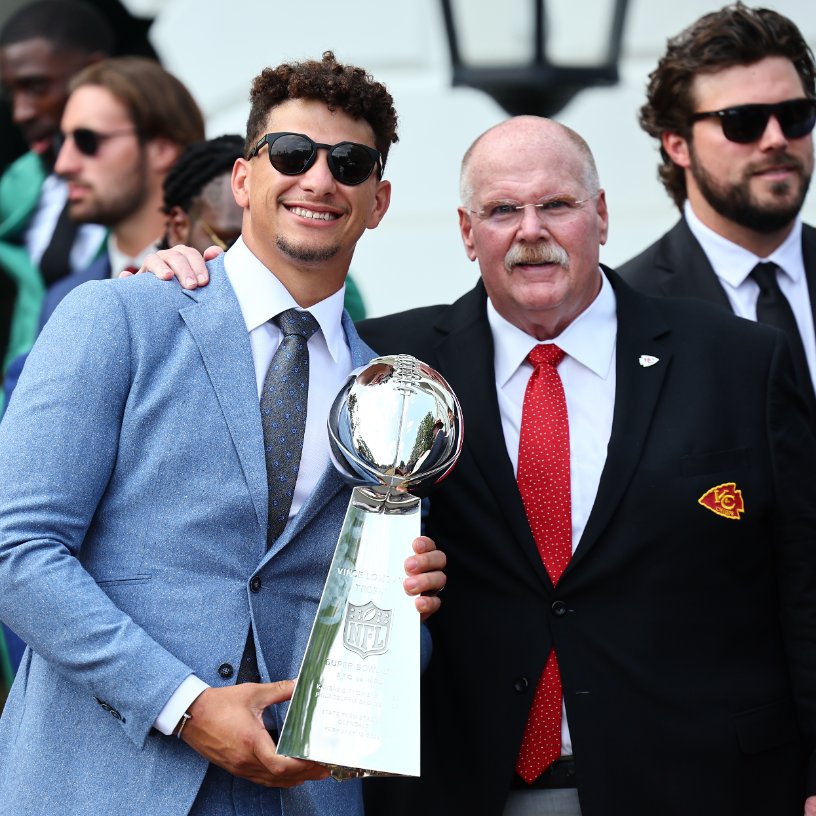 Chiefs's tweet image. Taking it to the house... the White House 🏆