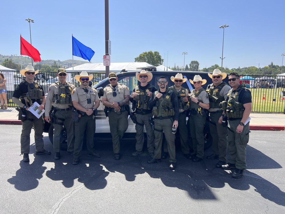 thousandoakspd's tweet image. Did someone say hats 🤠 and boots?! 

A great time was had by all at the Wild Oaks Country Music Festival. #wildoakscmf #ThousandOaksPD #vcsheriff