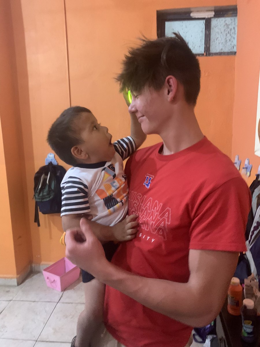 JohnnyPerryy's tweet image. Had an amazing time in mexico. Love to help the orphanages when i can!