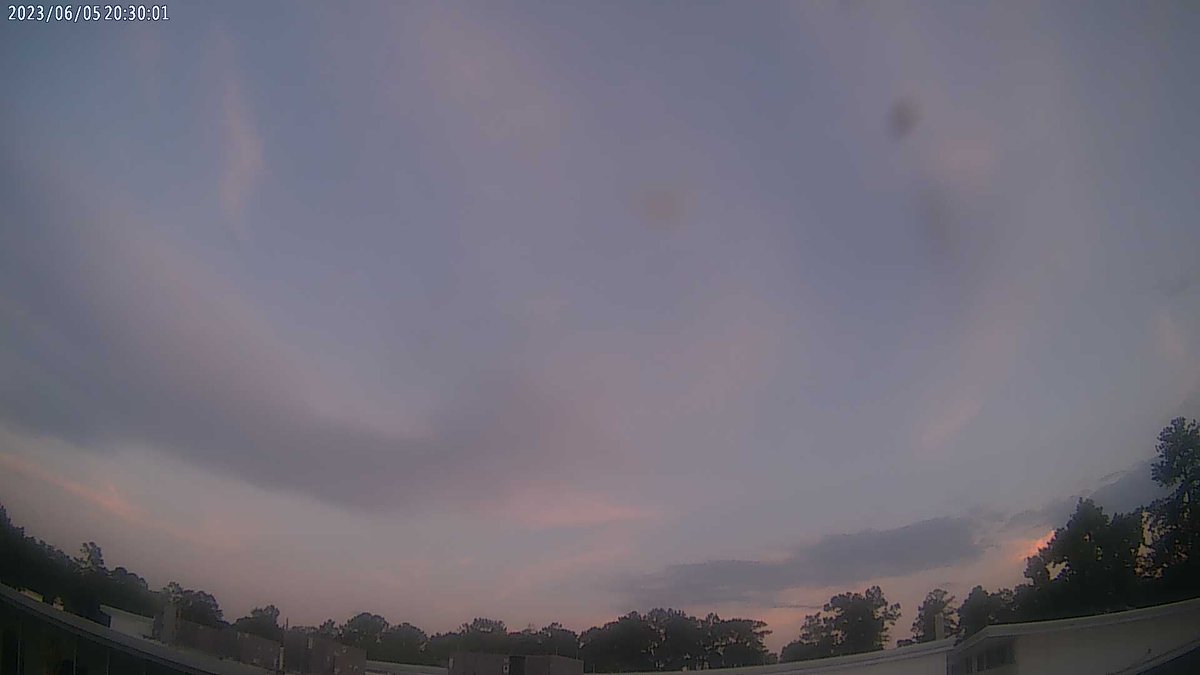 MaclayWxSTEM's tweet photo. Maclay School at sunset and it's 80.3 F. https://t.co/cOcFi5zhgg