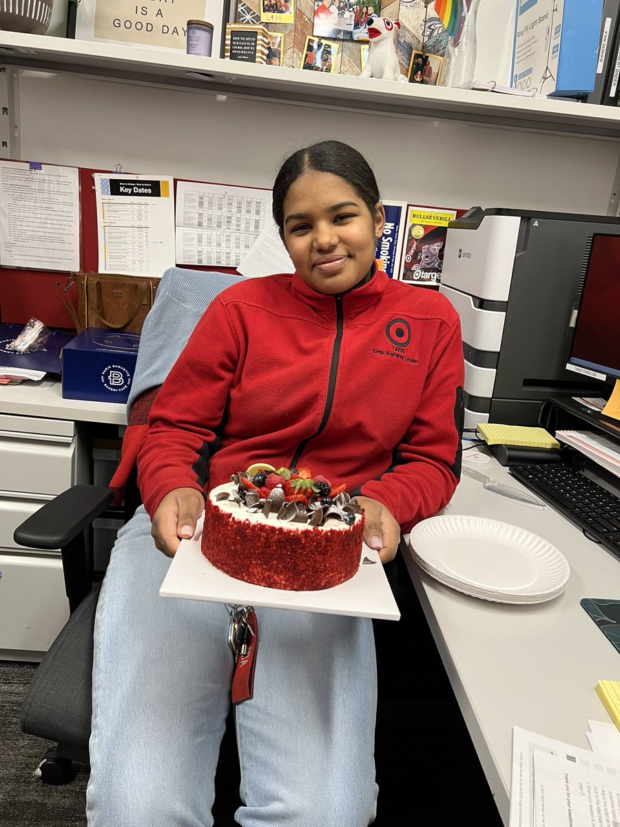 Happy birthday to TL Mia!!!! May you have the best day ever! 🎂 @bedoya1715