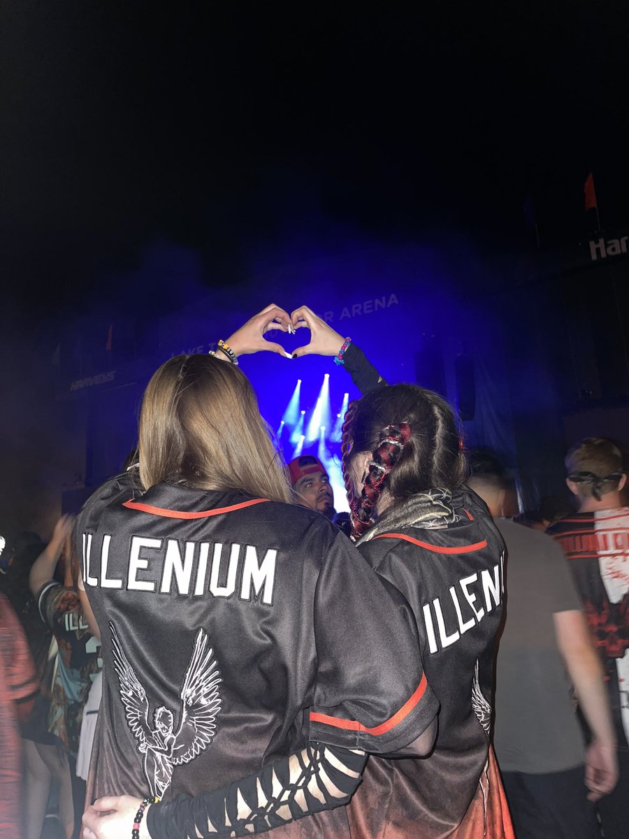 7exie_'s tweet photo. @ILLENIUM will forever have our hearts.🫶 https://t.co/e2vOKnZ00m