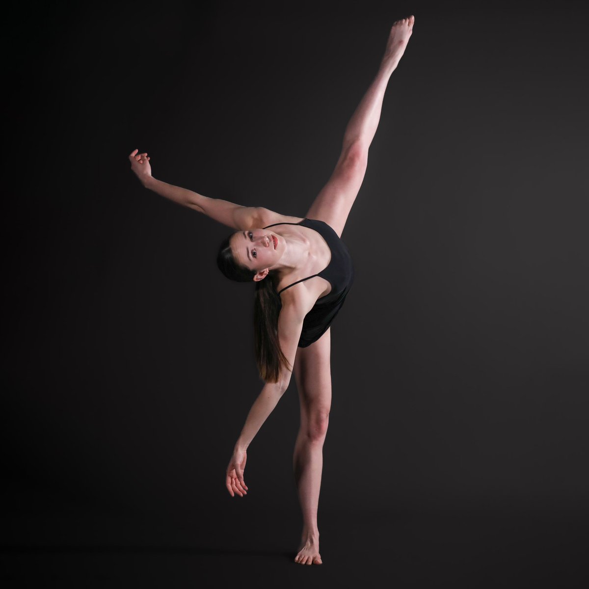 *NEW* classes this summer! Starting this week, Randi Reinert will be teaching Int/Adv Modern every Tuesday night from 5:30-7:00pm. Register in advance 📲
thebigmuddydanceco.org/classes