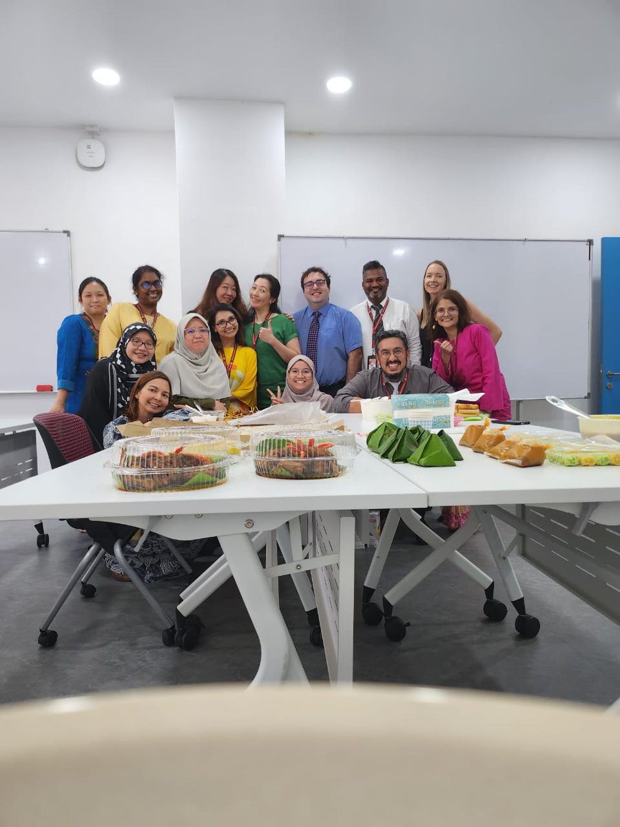 HISScienceNow's tweet image. Flashback to last week&apos;s lunch Raya gathering, never belated in our dictionary :-D #HIS_learning @HELPISKL