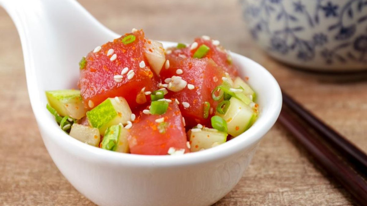 theofficialckd's tweet photo. When you're into seafood, you will definitely love this recipe. Can you also imagine having your meal prepared in just 5 minutes? No doubt you will enjoy the different flavor combinations of this Oriental Tuna Poke.

Full Recipe:
https://t.co/dotfhdfLNN https://t.co/muQwqTs3Aq
