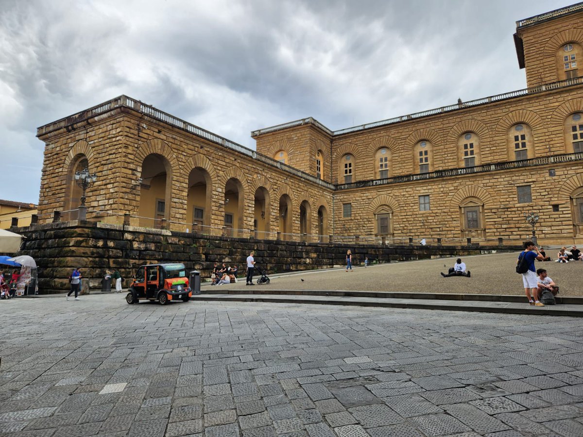 Mina198311's tweet photo. Miss the scenery of Pitti Palace in Florence, Italy. https://t.co/eGKOmHMNqL