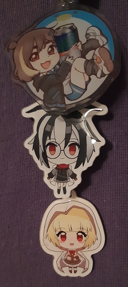 WTFerios's tweet photo. A cute ̷w̷h̷i̷t̷e̷ ̷m̷a̷g̷e̷ retro gamer has joined the keychain chain! She was a little late because she stopped to get coffee and showed the barista how to beat Castlevania.

Thanks @RayRabenstein and @dot_lvl! Go support Ray at https://t.co/omXgglxmDg! https://t.co/PlKxSBwQ3K