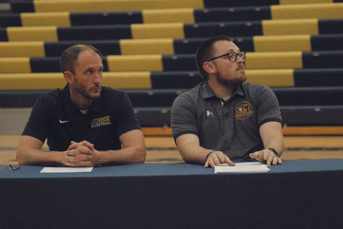 🏀 Monroe High School introduced boys basketball coach Casey Popplewell and girls basketball coach Justin Clemmons tonight <a href="/CoachJClemmons/">Justin Clemmons</a> <a href="/KCPopplewell/">Casey Popplewell</a>