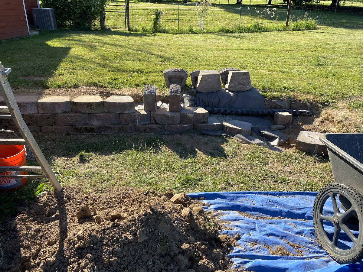 And today’s effort saw 9 more blocks placed.  Really glad for appointments tomorrow so I can take a day off from this! 🤪
#CountryLife #NoGymNeeded #GwynLaRee