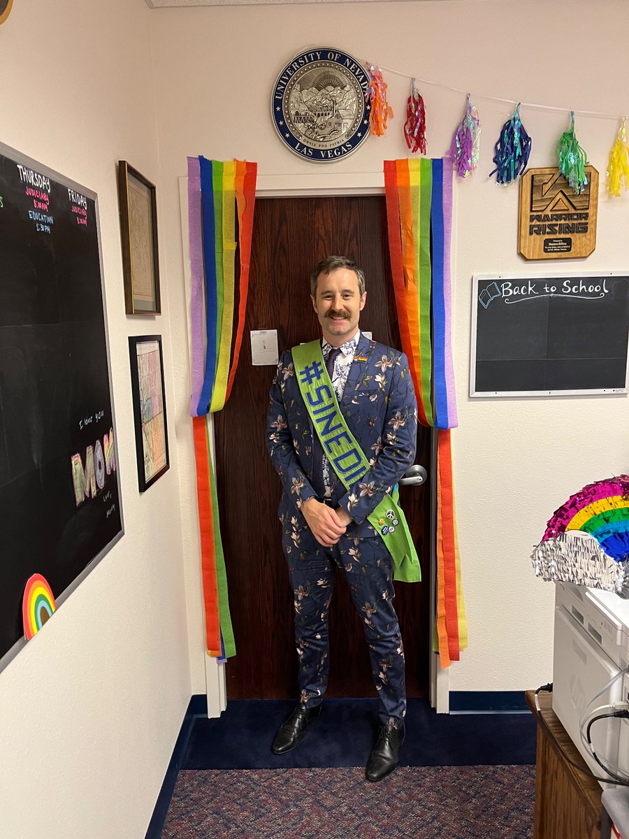 StaceyShinn's tweet photo. Sine Die Sash Extravaganza #nvleg https://t.co/GJNv0jIDlC