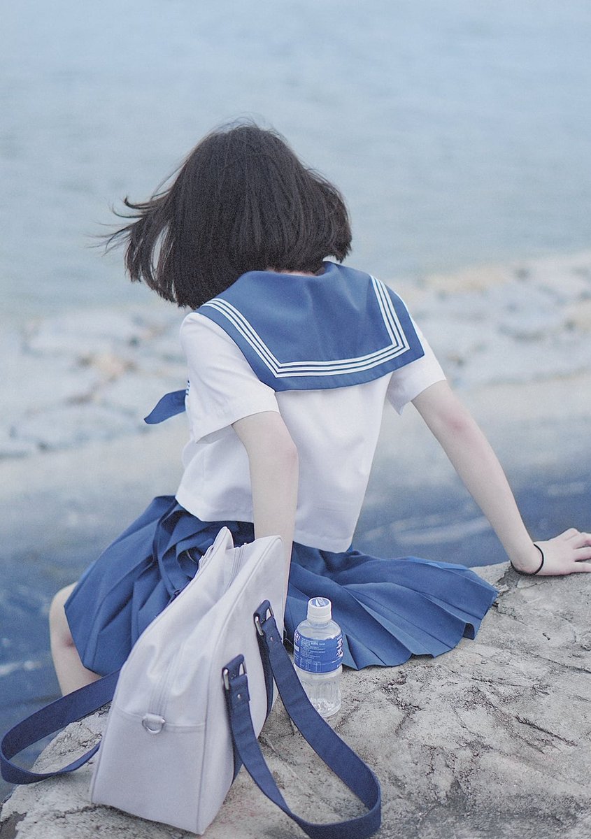 sakurabloom0's tweet photo. 爽やかなブルーのセーラー服で夏を満喫 https://t.co/PsRCNrmxMw