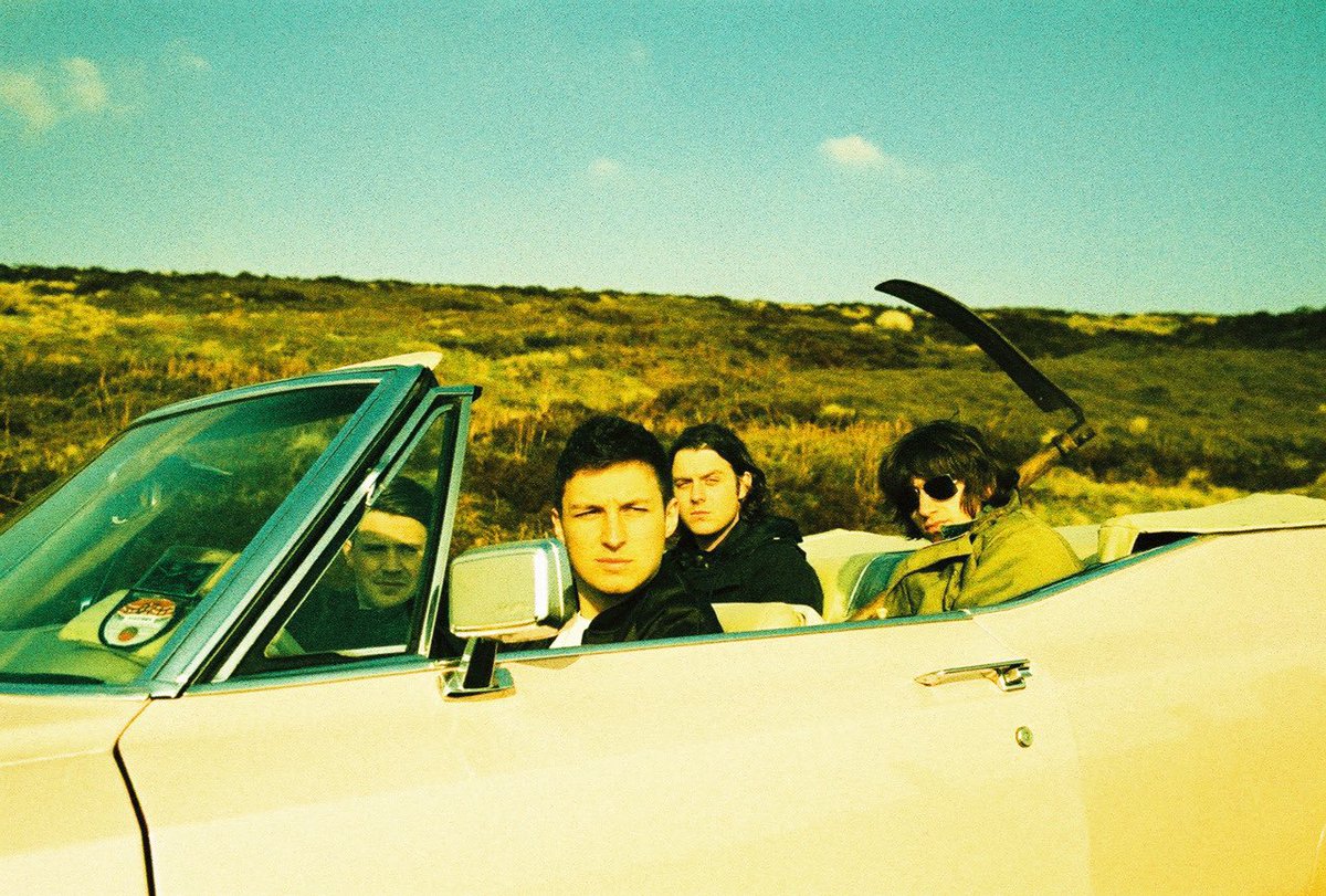 ArcticMonkeysJP's tweet photo. Happy 12th birthday Suck It And See💛 https://t.co/jqeAuhVz3R