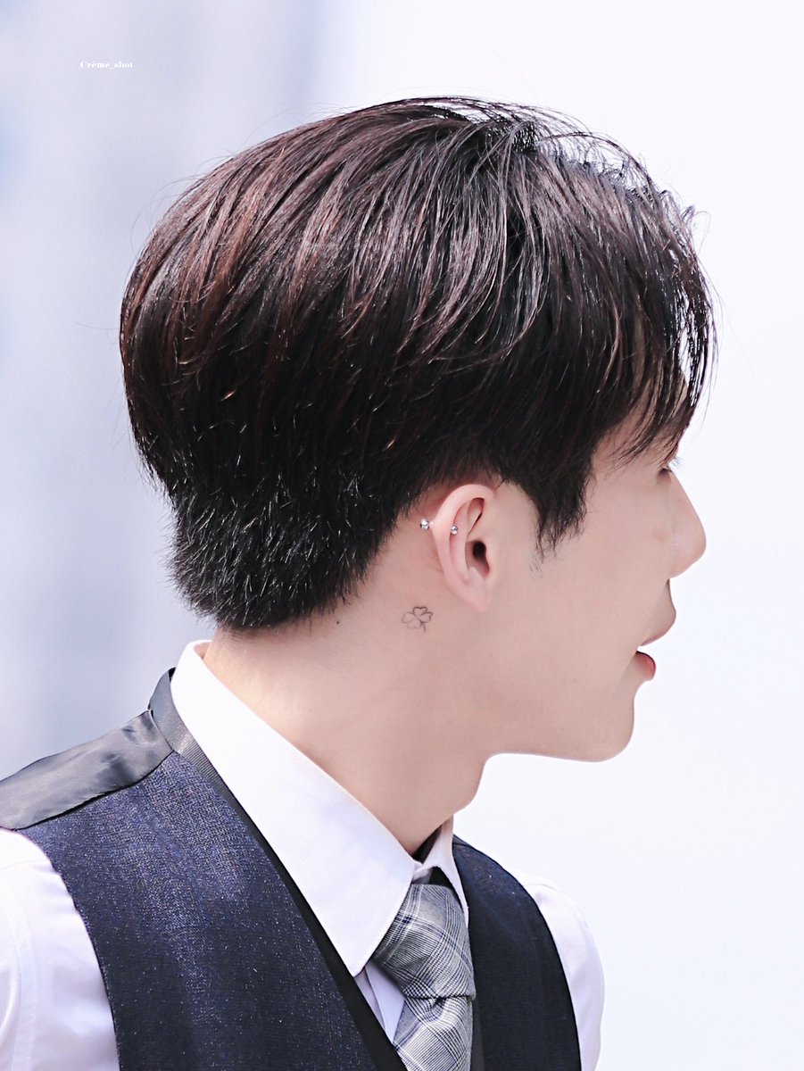 230606 더쇼 #종형
오늘의 행운 발견ꕤ
수트 최고..!