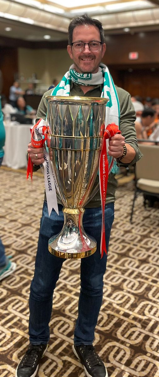 NIKATSU79's tweet photo. Gran alegría nos dieron @clubleonfc , son un equipo #Chingon. Felicidades CAMPEONES de la @TheChampions. Merecido título para la afición #PanzaVerde https://t.co/dqn6fGqs3g
